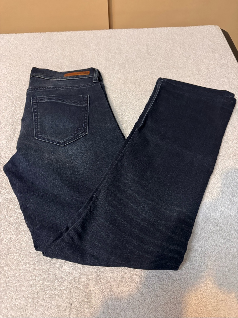 Women’s Express Mid Rise Barely Boot Darkwash Stretch Jeans Size 2 Short